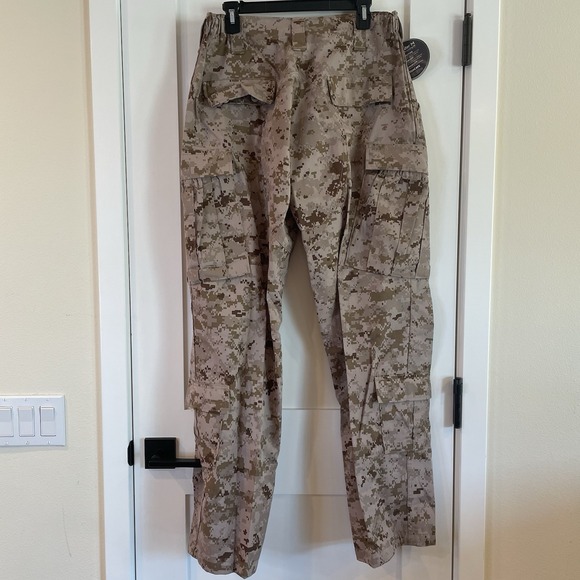 USMC Defender M FR Combat Cargo Trouser Pant Uniform Digital Camo Frog M - R NWT - Picture 2 of 14